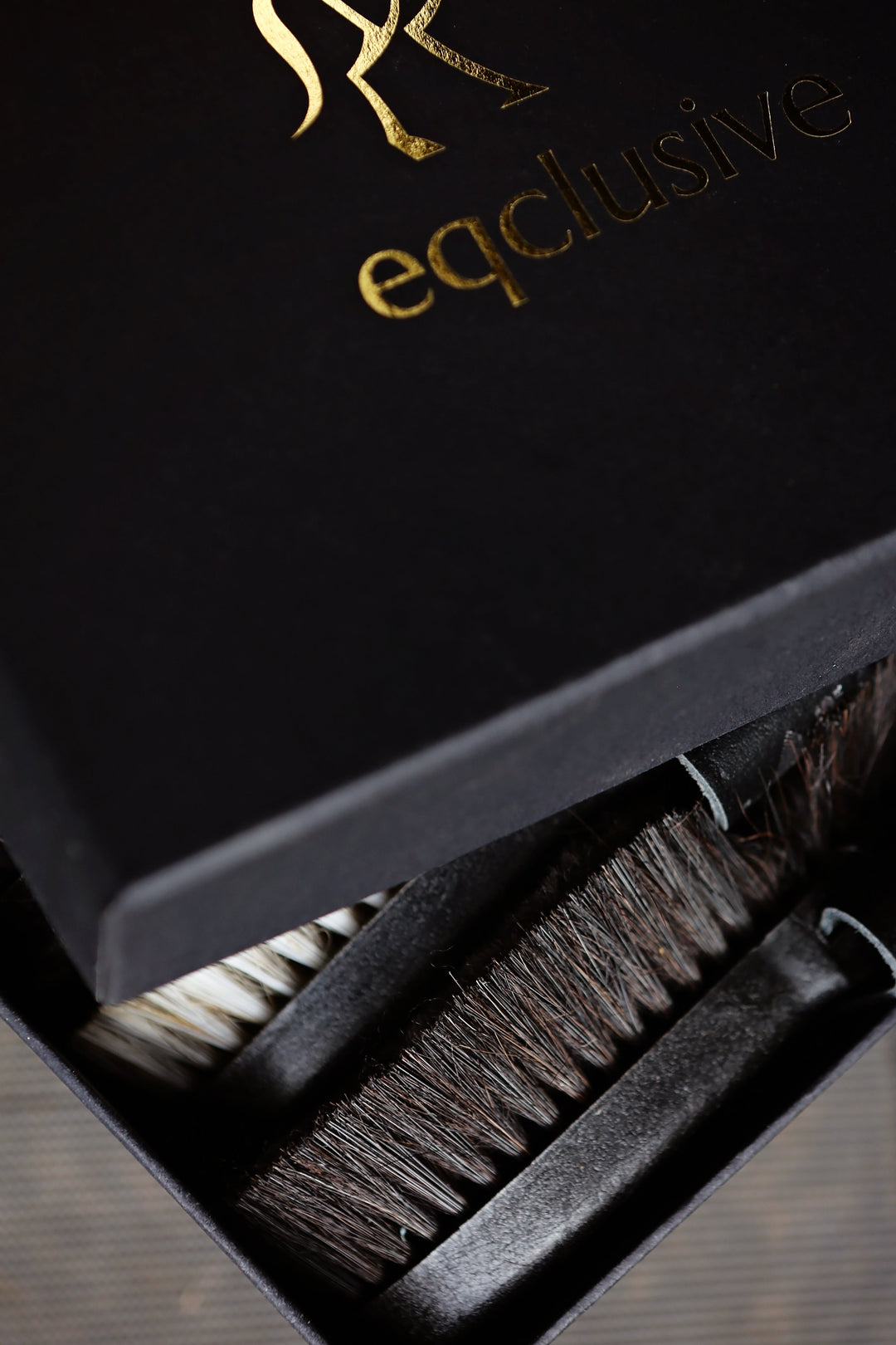 Eqclusive Pack for White, Grey & Coloured Horses ©
