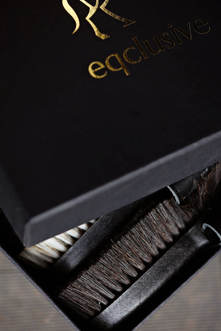 Eqclusive Pack for White, Grey & Coloured Horses ©