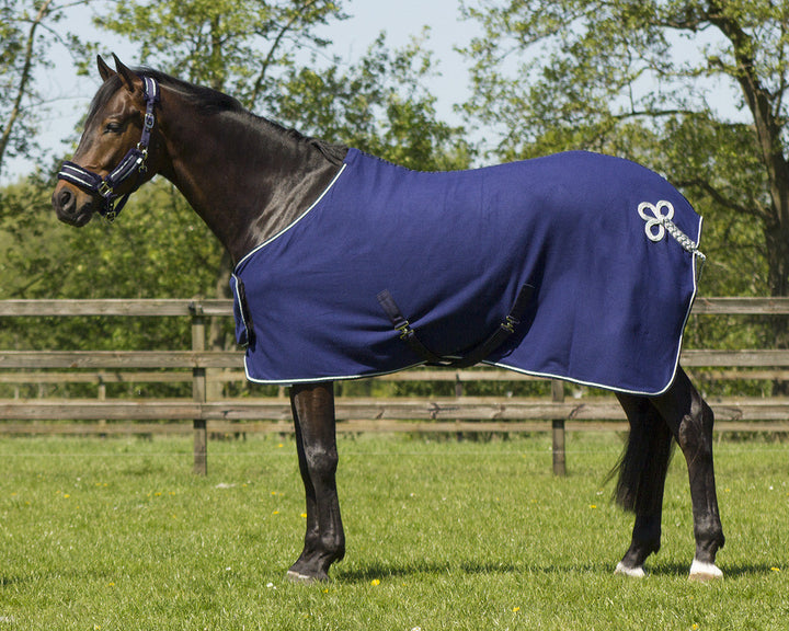 QHP  Fleece Rug with Ornament